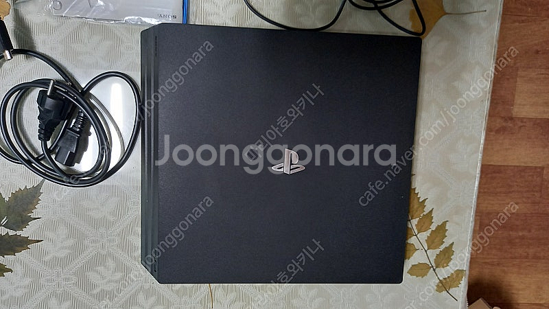 PS4 PRO 1TB CUH-7017B--2