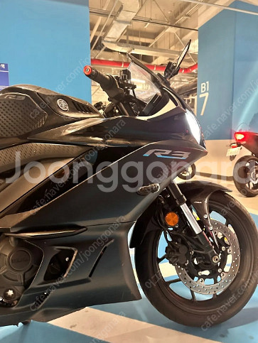 야마하 R3 2023년식 검정 1인소유--4