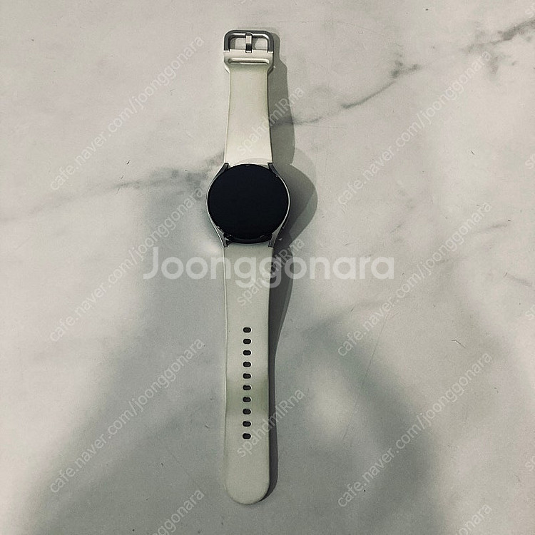 갤럭시 워치6 실버 40MM 액정깨끗! 케이블포함 9만...--0