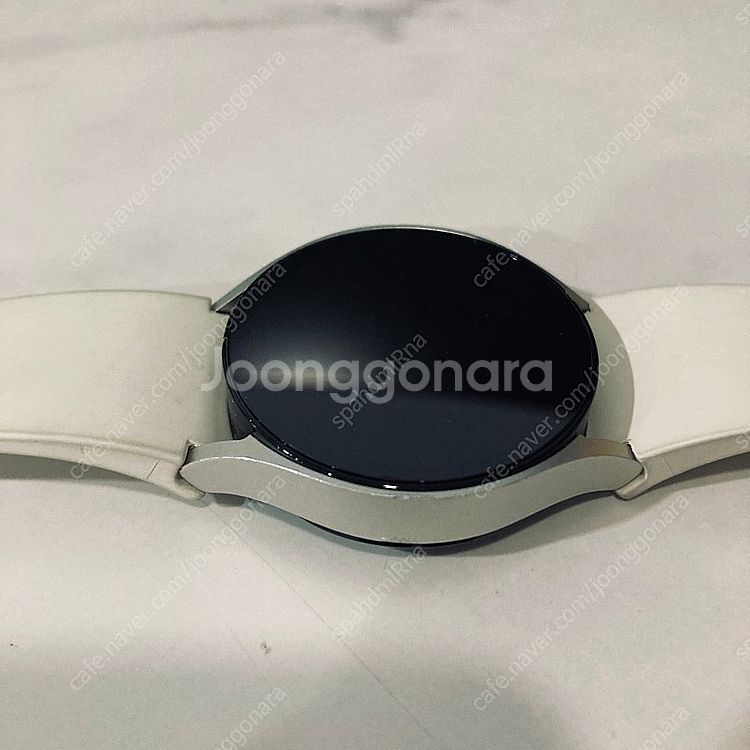 갤럭시 워치6 실버 40MM 액정깨끗! 케이블포함 9만...--4