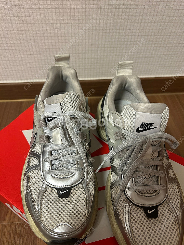 나이키 v2k 런 240 사이즈--1