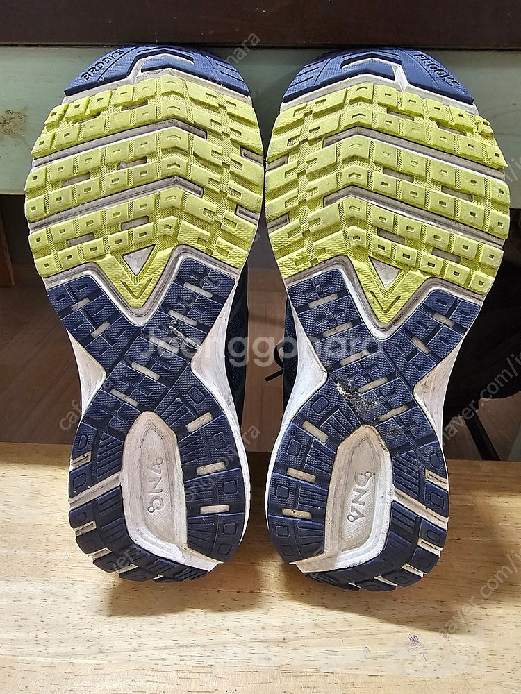 BROOKS 브룩스 라벤나10 270--5