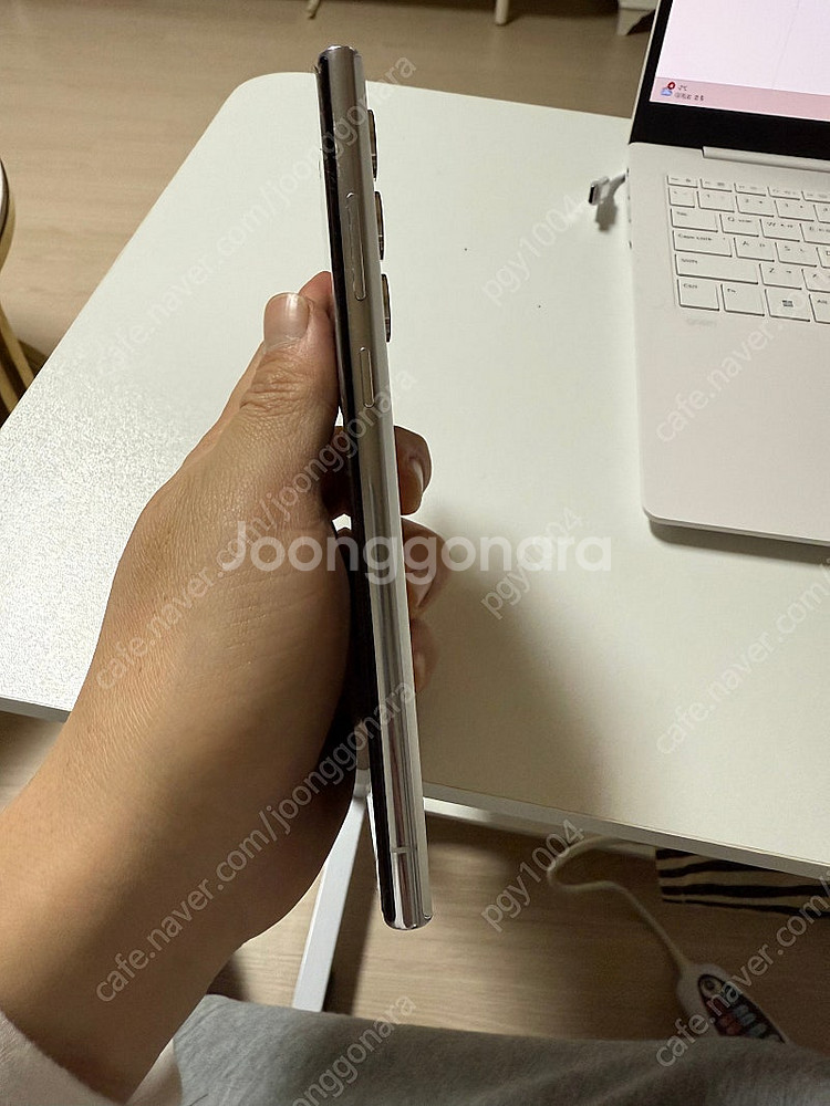 S22울트라 256g 화이트 팝니다--2