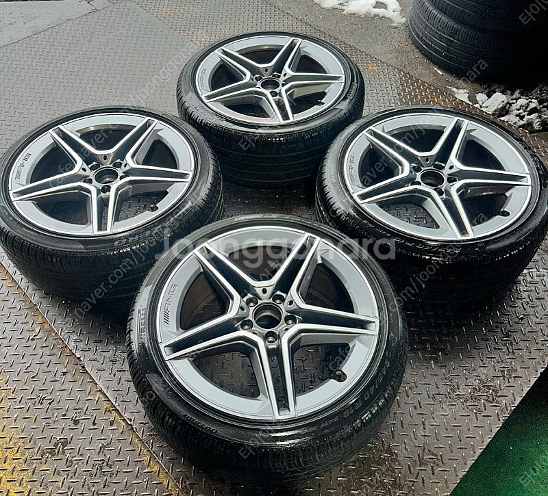19인치 벤츠 AMG 건메탈폴리쉬 중고휠타이어 1대분 ...--1