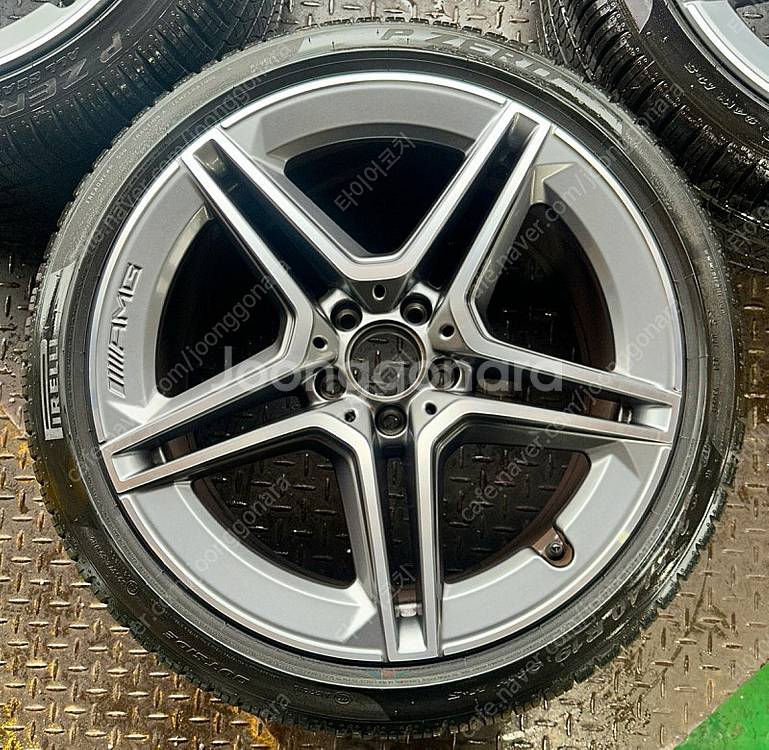 19인치 벤츠 AMG 건메탈폴리쉬 중고휠타이어 1대분 ...--2