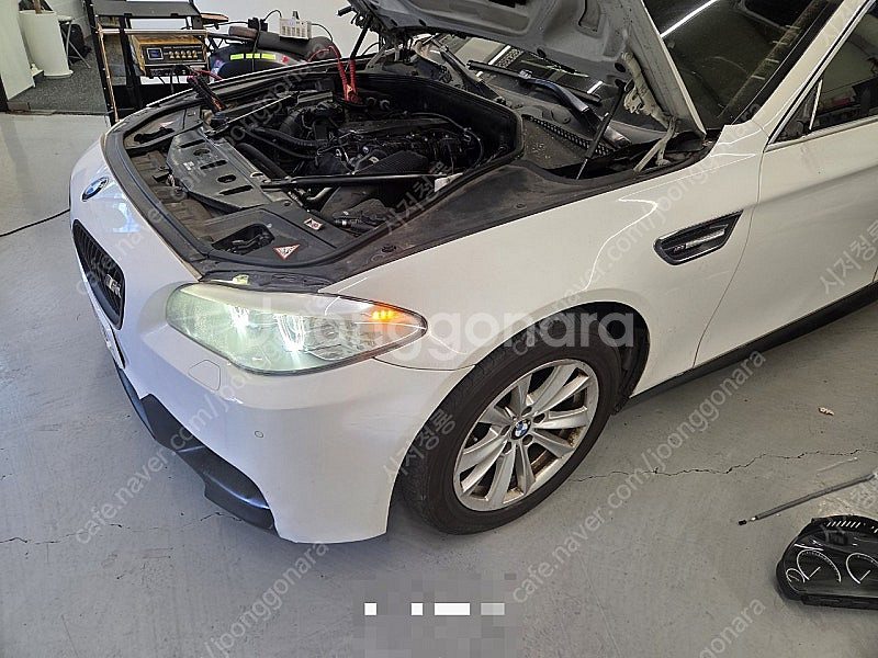 BMW F10 12년식 외장 부품 판매합니다--3