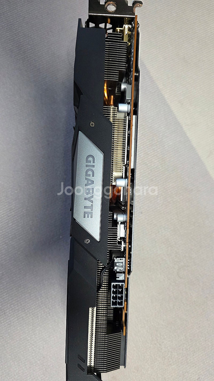 기가바이트 RX5600XT 팝니다. (택비포함)--2