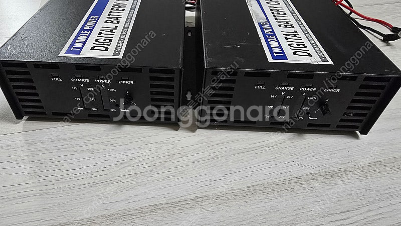 팅클발전소 충전기 12V 30A 2개--1