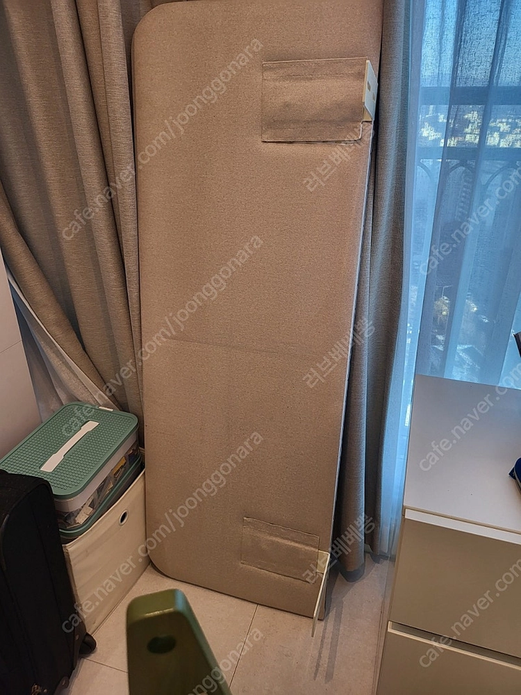 헤일리 데이멜로우 침대 풋가드 이미지