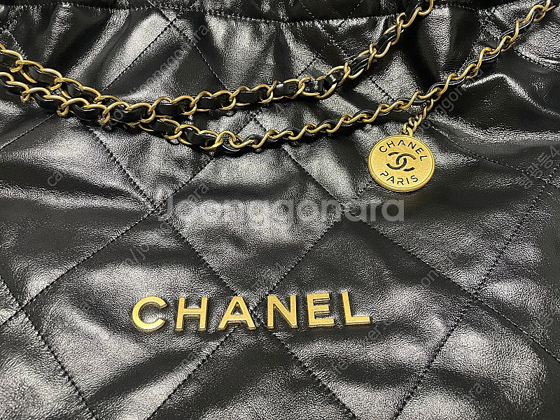 샤넬22백미듐--1