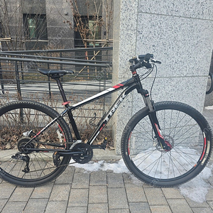 트렉 엑스칼리버 6 MTB 자전거