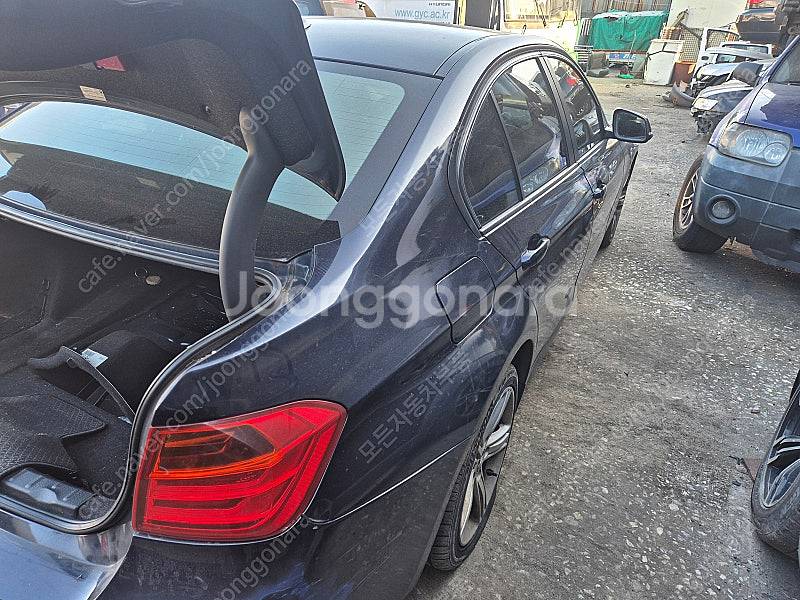 BMW F30 3시리즈 13년식 분해합니다--9