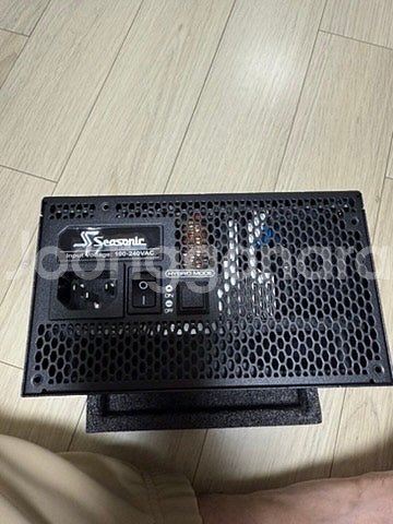 시소닉 VERTEX PX-1200 PLATINUM Full Modular ATX 3.0 (PCIE5) 팝니다. 4개...--9