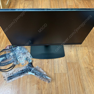 LG 24gs60f + 카멜 모니터스탠드