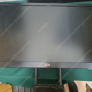 LG 27인치 모니터 플래트론 27EA33TC 저렴하게 올립니다