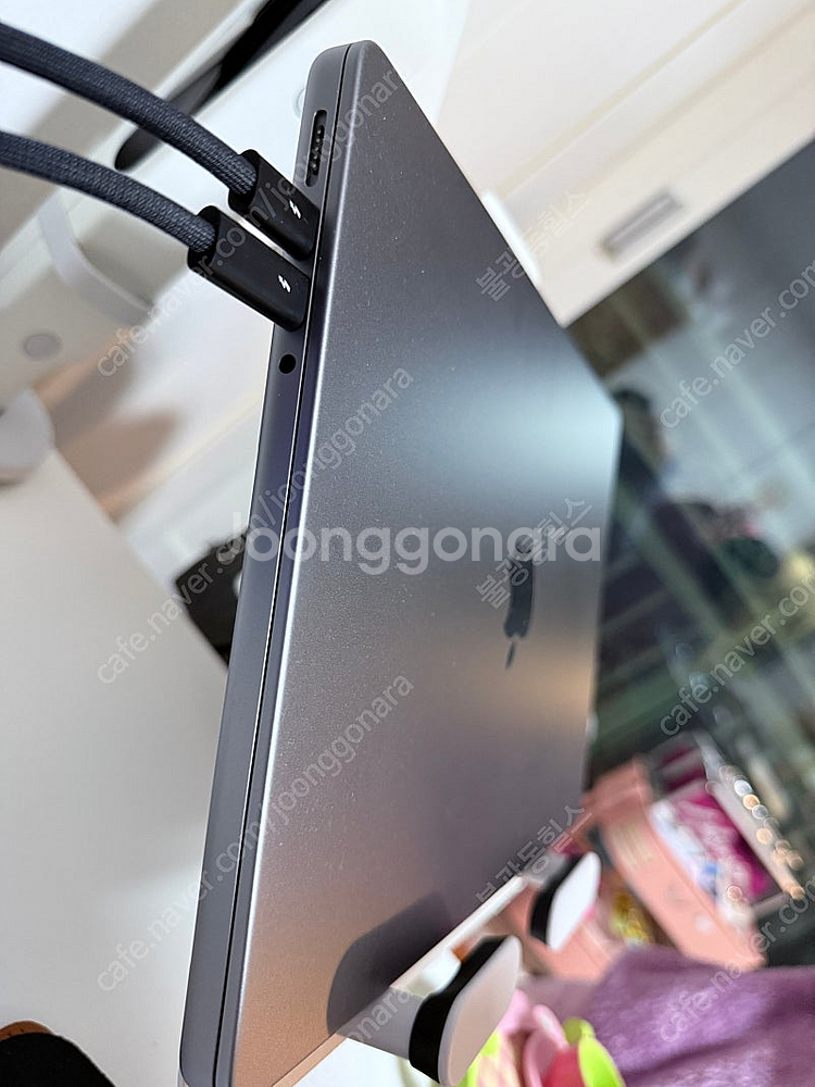 M1 pro 14인치 / 램: 16기가 / SSD: 5...--5
