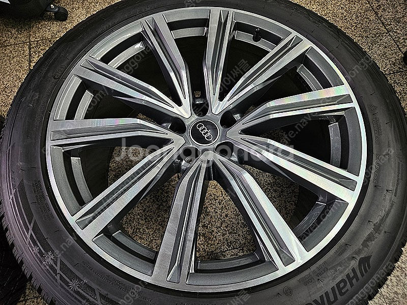 [판매] 아우디 Q8 55TDI 정품 21인치 휠과 윈...--4