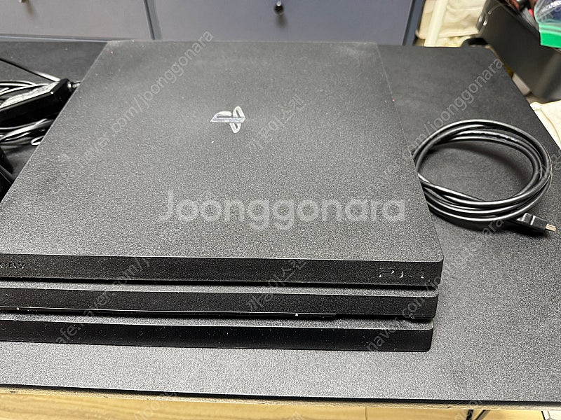 PS4 PRO 1tera+ 정품충전 독+ 듀얼쇼크4 (...--2