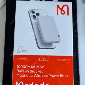 맥도도 스탠드형 맥세이프 보조배터리 10000mAh 20W