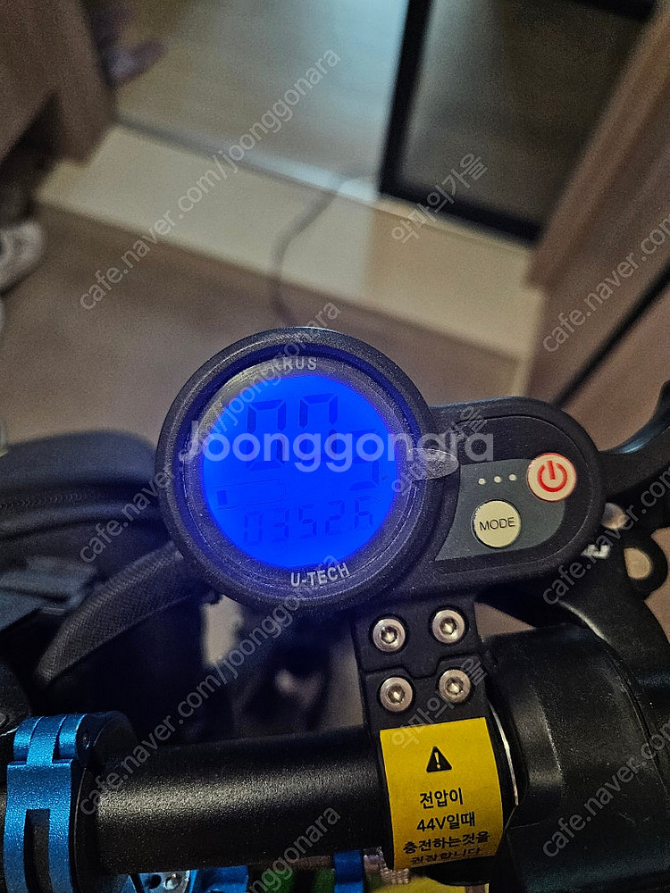 전동킥보드 듀얼 모터 팝니다.--2