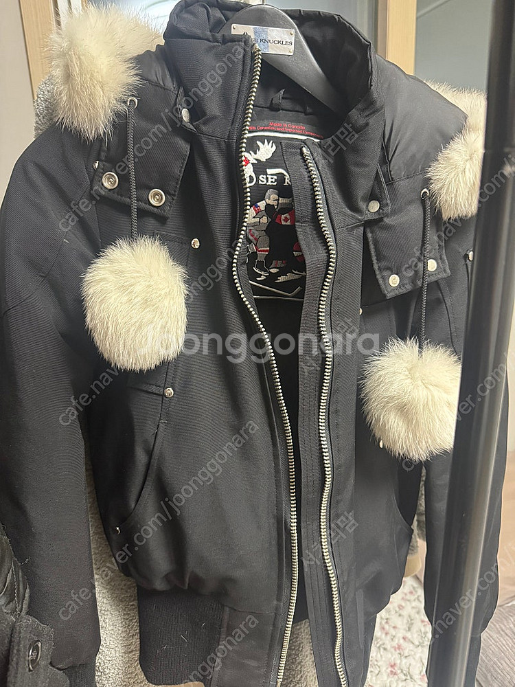 정품 무스너클 봄버 숏패딩 xs사이즈 300,000원--0