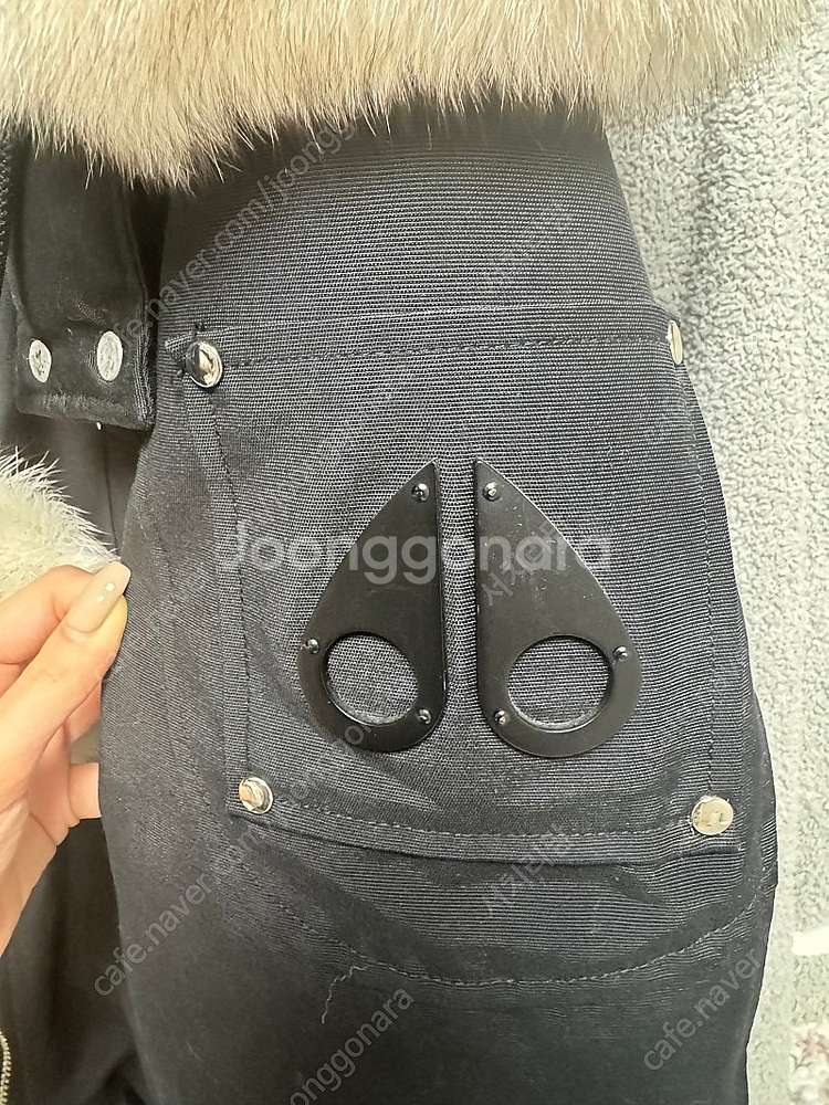 정품 무스너클 봄버 숏패딩 xs사이즈 300,000원--2