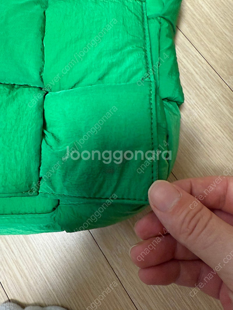 보테가베네타 패딩 카세트백 그린 판매--1