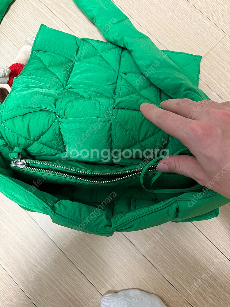 보테가베네타 패딩 카세트백 그린 판매--7