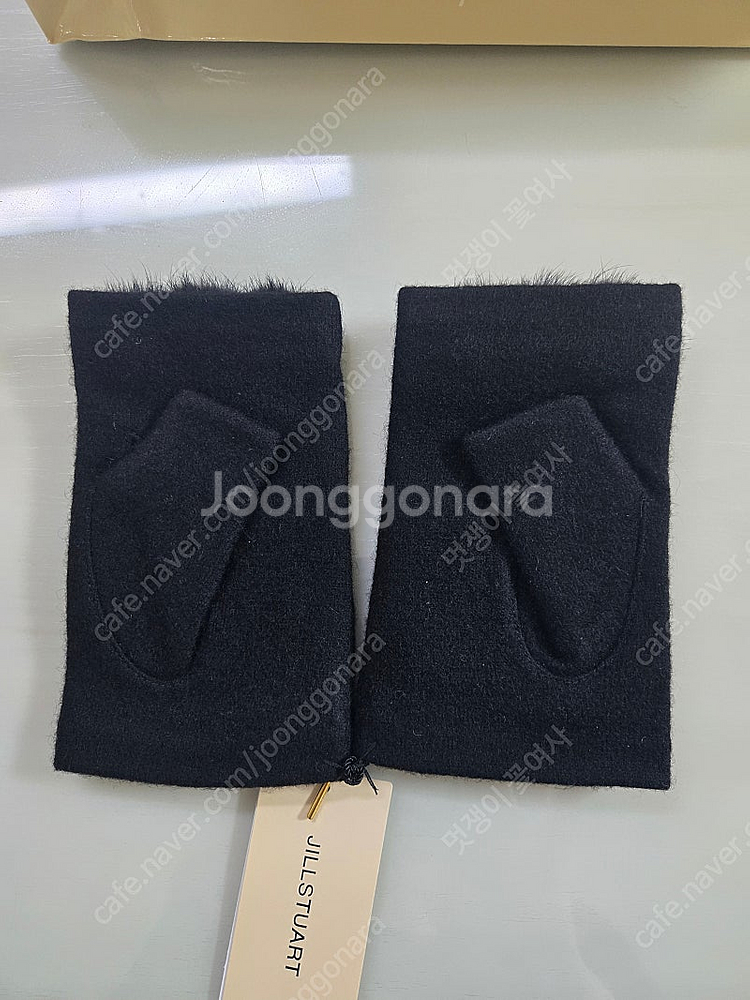 질스튜어트 모직 밍크 워머 새장갑 팝니다--1