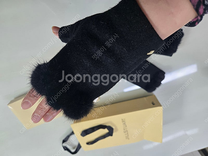 질스튜어트 모직 밍크 워머 새장갑 팝니다--4