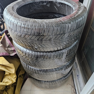 스노우타이어.245/45R19