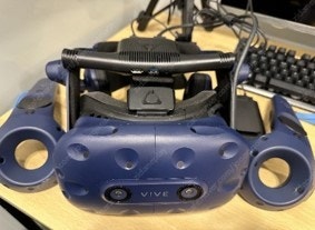 VR 기기 종합하여 판매합니다.(가격 인하)--0