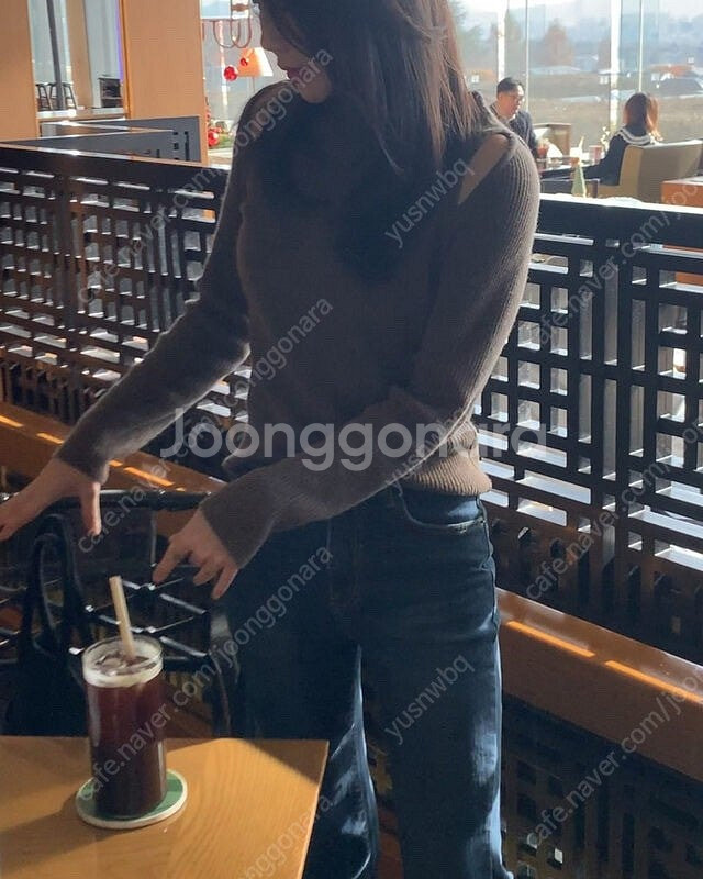 그레이룸 브라운니트 시착만 한 새상품--2