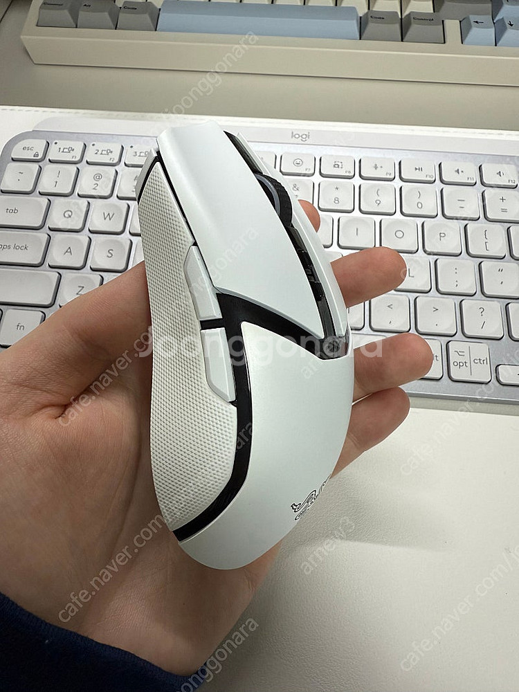 레이저 코브라 프로 화이트 무선충전팩--3