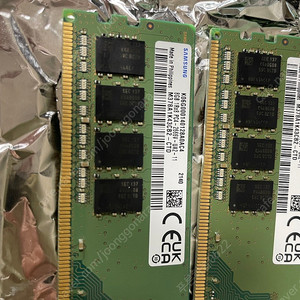 삼성 DDR4 PC4-2666 8GB 4개 팝니다.