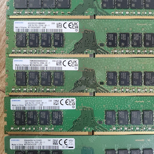 DDR4 32G 1개, DDR4 16G 1개