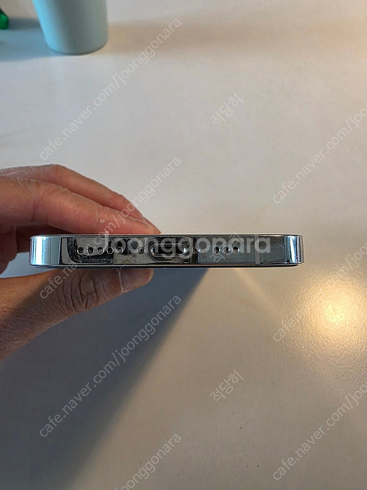아이폰 12프로 256GB 화이트 팝니다.--3