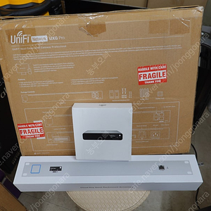 [10기가 라우터/게이트웨이] Unifi Gateway Pro + Cloud Key Gen2 plus 팝니다. (UXG-PRO)