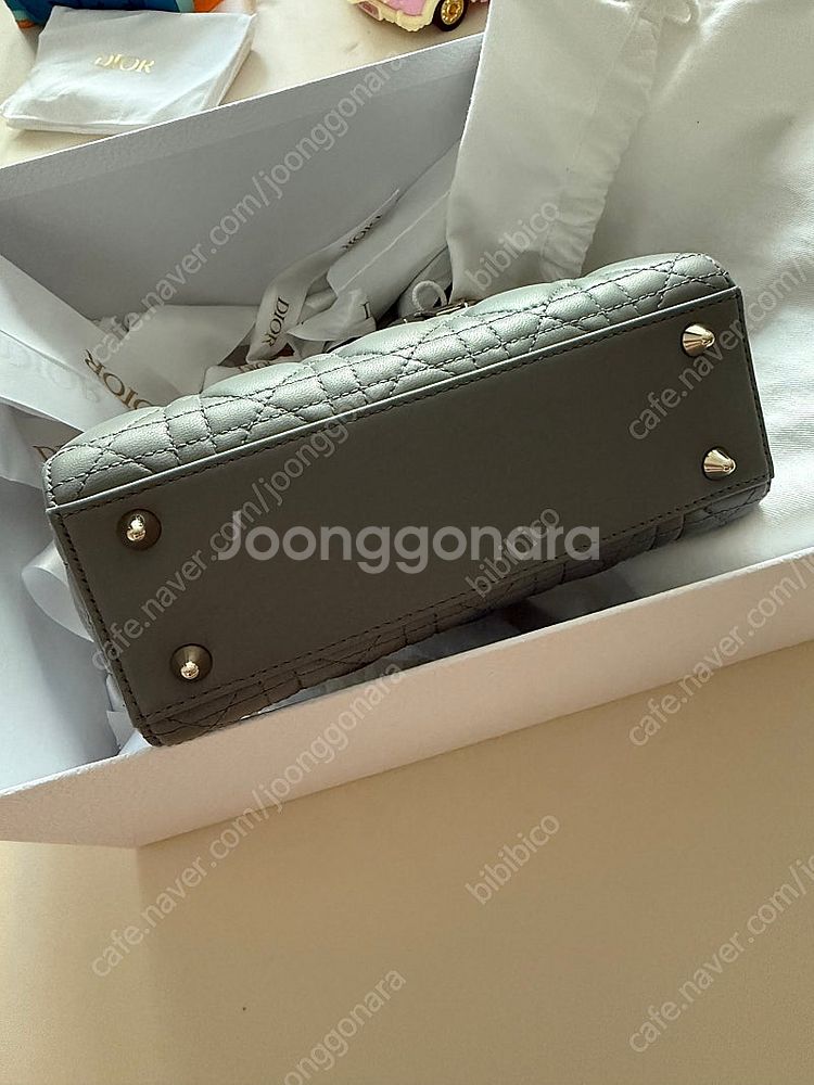 디올 레이디백 스몰 스톤그레이--4