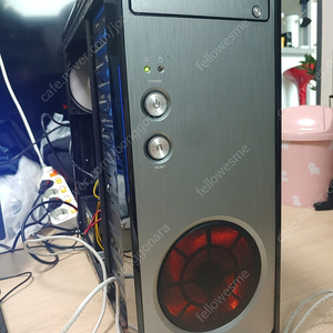 저사양 데스트톱 및 모니터 키보드 셋트