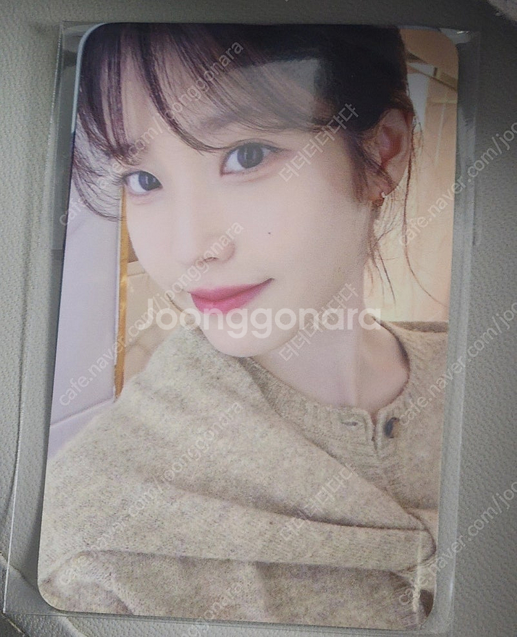아이유 cgv 응원상영회 포카 판매--0