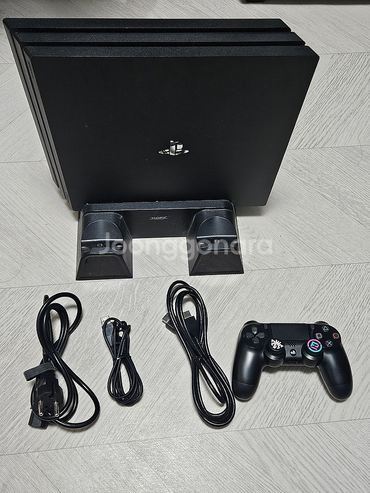 ps4 pro 7117b 팝니다.--1