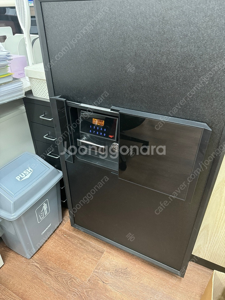 깔끔하고 튼튼한 선일금고 EGE-085 금고 판매합니다...--1