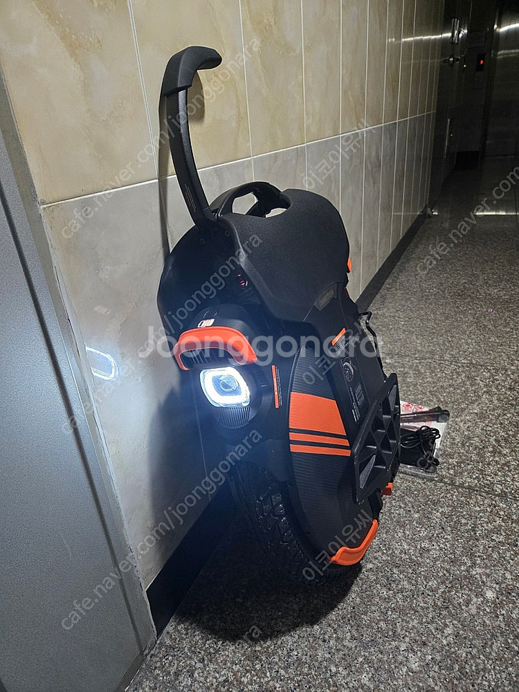 인모션 V11Y 1500Wh 84V 외발전동휠 대리운전...--2