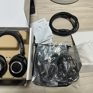 오디오테크니카 ath-m50x 헤드폰 새상품급 판매합니다