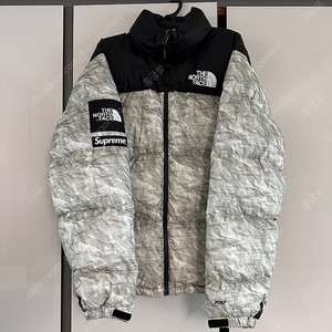 슈프림 x 노스페이스 페이퍼 프린트 눕시 패딩 자켓 S사이즈 , Supreme x The North Face Paper Print Nuptse Jacket S Size