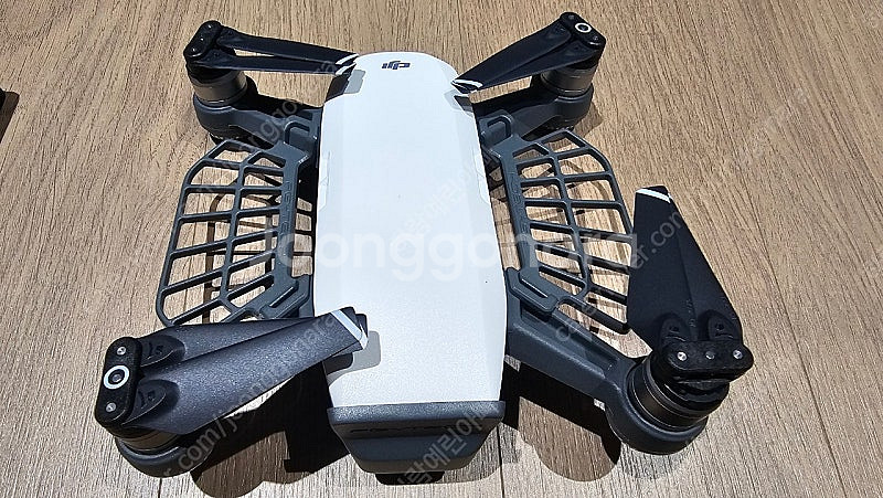 DJI SPARK 플라이모어 콤보 팝니다.--1