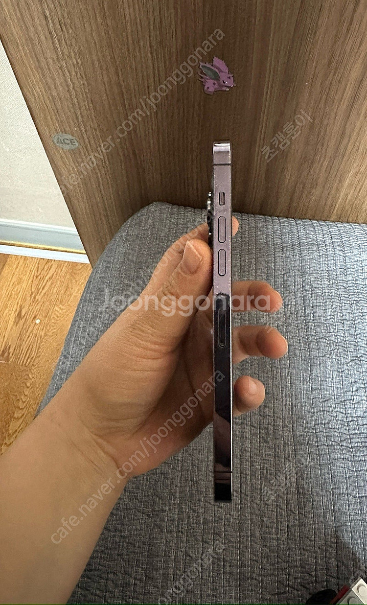 울산)아이폰14프로맥스 256 퍼플 기스 찍힘있음--6