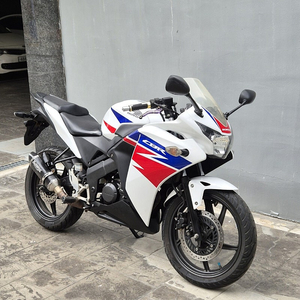 2014년식 cbr125 건담컬러 판매합니다.