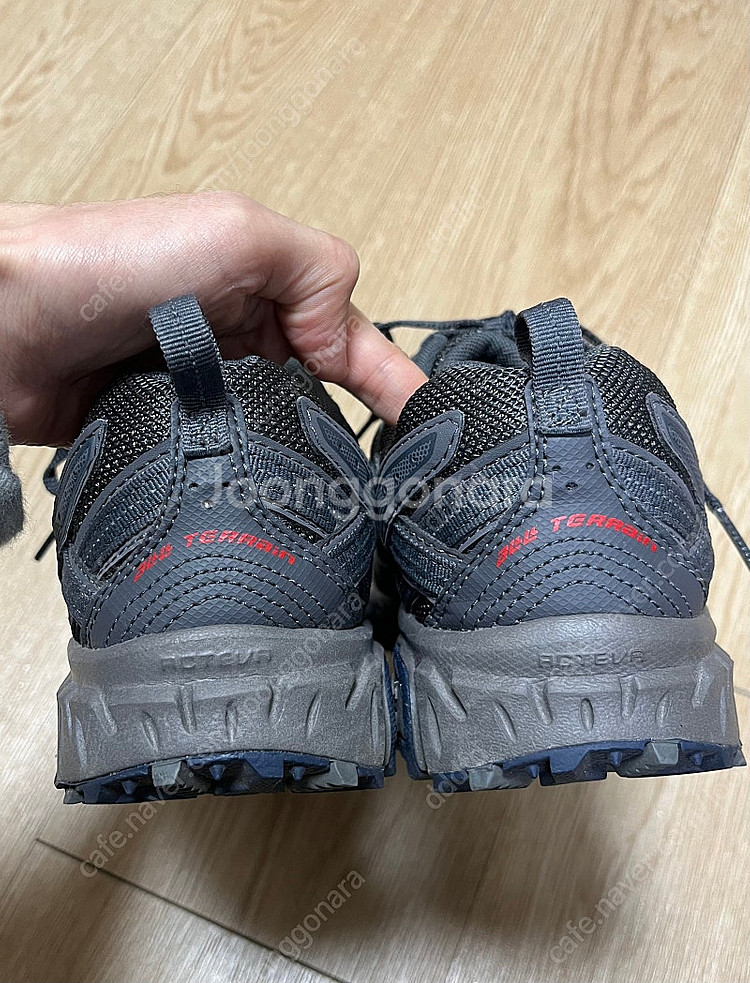 뉴발란스 410v5 240사이즈--3